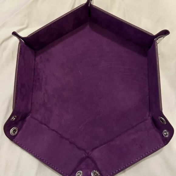 TTRPG Dice Bundle: Collapsible Tray, 2 Dice Bags, & Novelty D"2020" | Near New - Picture 4 of 9